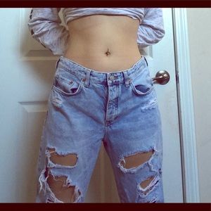 High waisted boyfriends jeans or "mom jeans"